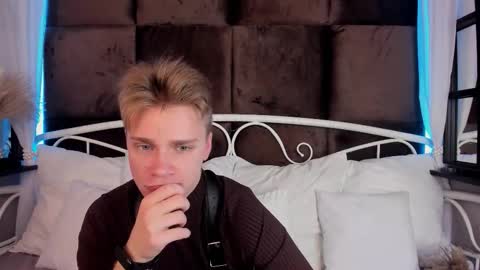 Snapshot of lawrence_miles chatting on October 11, 2025, 10:36 am Lawrence online show from October 11, 2025, 10:36 am