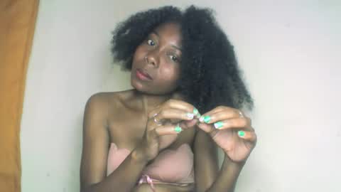 layannek online show from September 20, 2025, 1:50 am