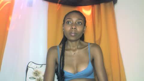 layannek online show from November 3, 2025, 7:20 am