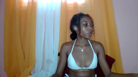 Snapshot of layannek chatting on May 14, 2026, 4:30 am layannek online show from May 14, 2026, 4:30 am