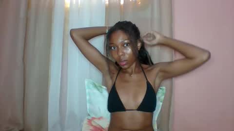Snapshot of layannek chatting on May 25, 2026, 5:02 am layannek online show from May 25, 2026, 5:02 am