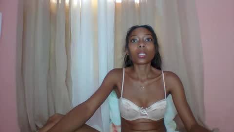 Snapshot of layannek chatting on May 27, 2026, 5:04 am layannek online show from May 27, 2026, 5:04 am