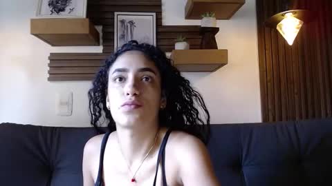 Layla online show from November 18, 2025, 7:29 pm