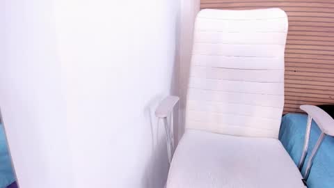 layla__smith online show from March 12, 2026, 4:29 am