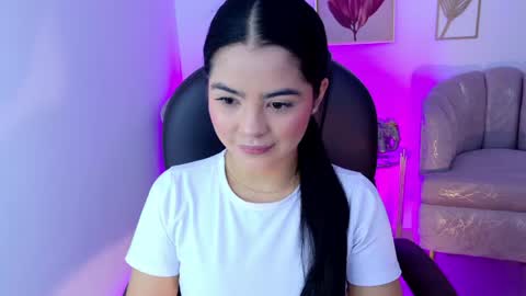 Layla Breezee online show from April 26, 2026, 11:30 am