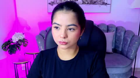 Snapshot of layla_breezee_ chatting on May 10, 2026, 11:26 am Layla Breezee online show from May 10, 2026, 11:26 am