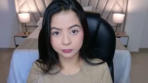 Layla Breezee online show from July 6, 2026, 12:02 pm