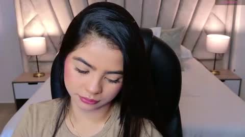 Layla Breezee online show from July 19, 2026, 10:41 am