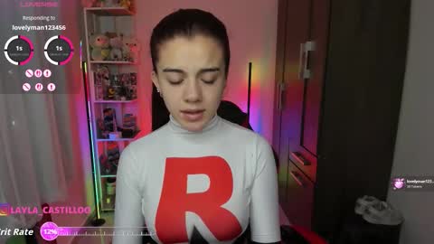 Layla online show from November 14, 2025, 3:33 pm