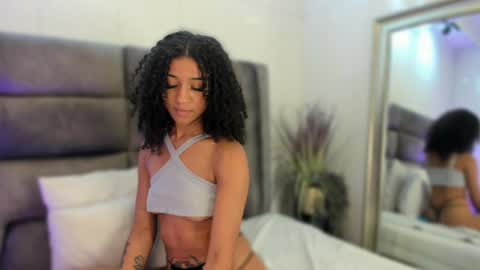 layla_clarke online show from March 5, 2025, 6:33 am