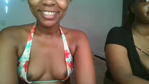 layla_cutiee online show from March 16, 2026, 5:35 am