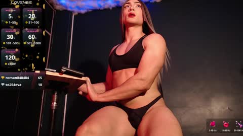 Snapshot of layla_dominac chatting on February 8, 2025, 7:49 pm Layla help me with your thumbs up its important online show from February 8, 2025, 7:49 pm