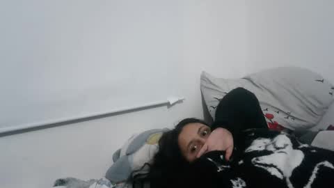 Layla online show from November 6, 2025, 3:40 am