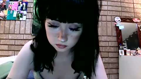 Snapshot of laylakills chatting on February 6, 2025, 8:07 am Layla Kills online show from February 6, 2025, 8:07 am