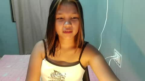 Snapshot of laylanimfa chatting on April 21, 2026, 8:31 am Nimfa online show from April 21, 2026, 8:31 am