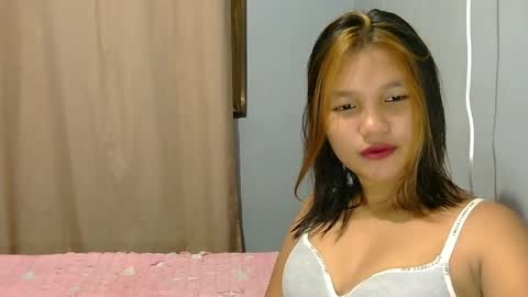 Snapshot of laylanimfa chatting on May 4, 2026, 9:16 am Nimfa online show from May 4, 2026, 9:16 am