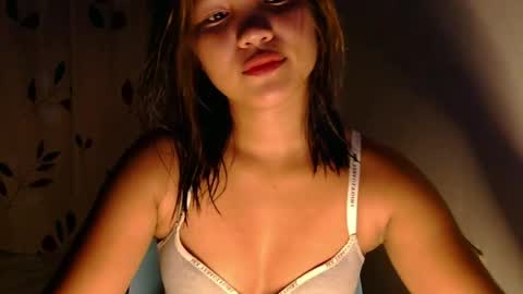 Snapshot of laylanimfa chatting on May 19, 2026, 12:11 pm Nimfa online show from May 19, 2026, 12:11 pm