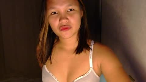 Snapshot of laylanimfa chatting on May 27, 2026, 12:24 pm Nimfa online show from May 27, 2026, 12:24 pm