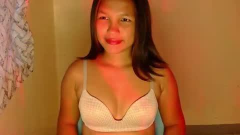 Snapshot of laylanimfa chatting on July 28, 2026, 9:59 am Nimfa online show from July 28, 2026, 9:59 am