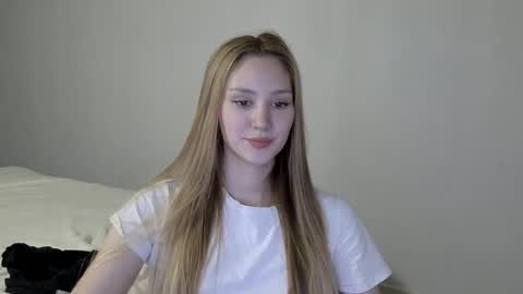 Snapshot of laylapretty001 chatting on December 6, 2024, 8:59 am LaylaPretty001 online show from December 6, 2024, 8:59 am