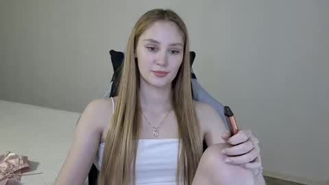 Snapshot of laylapretty001 chatting on February 12, 2025, 9:20 am LaylaPretty001 online show from February 12, 2025, 9:20 am