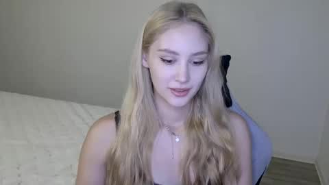 Snapshot of laylapretty001 chatting on December 4, 2025, 5:50 am LaylaPretty001 online show from December 4, 2025, 5:50 am