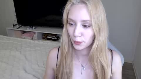 Snapshot of laylapretty001 chatting on May 5, 2026, 12:46 pm LaylaPretty001 online show from May 5, 2026, 12:46 pm