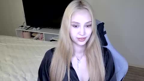 Snapshot of laylapretty001 chatting on June 8, 2026, 4:24 am LaylaPretty001 online show from June 8, 2026, 4:24 am