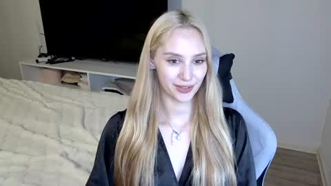 Snapshot of laylapretty001 chatting on July 7, 2026, 7:23 am LaylaPretty001 online show from July 7, 2026, 7:23 am