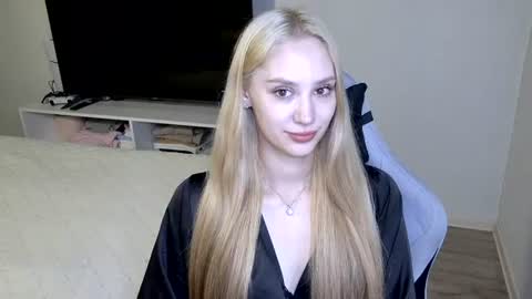 Snapshot of laylapretty001 chatting on July 13, 2026, 4:15 am LaylaPretty001 online show from July 13, 2026, 4:15 am
