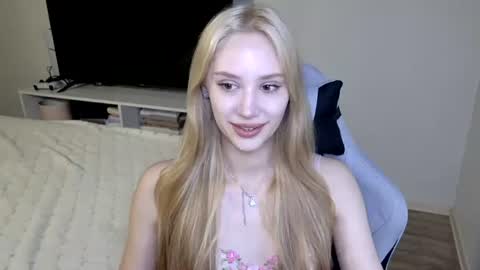 Snapshot of laylapretty001 chatting on July 14, 2026, 4:17 am LaylaPretty001 online show from July 14, 2026, 4:17 am