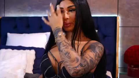 Layla online show from June 13, 2026, 7:06 am