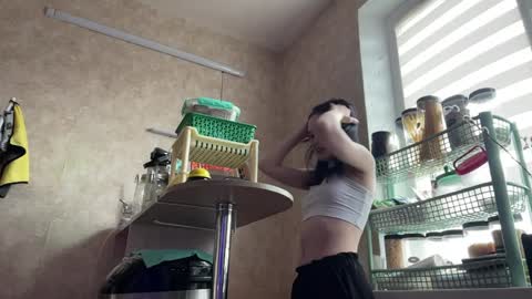 Luna online show from April 7, 2026, 5:08 am