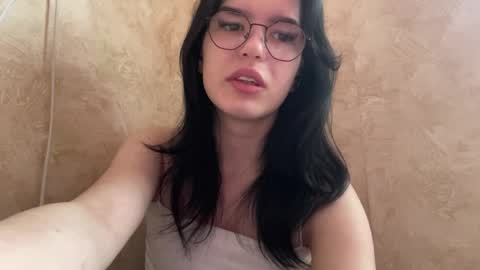 Luna online show from April 8, 2026, 5:07 am