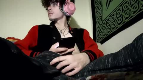 Stitch online show from February 16, 2025, 7:37 am