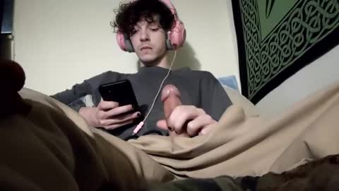 Snapshot of laymetorest420 chatting on March 5, 2025, 3:51 am Stitch online show from March 5, 2025, 3:51 am