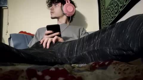 Snapshot of laymetorest420 chatting on March 9, 2025, 4:05 am Stitch online show from March 9, 2025, 4:05 am