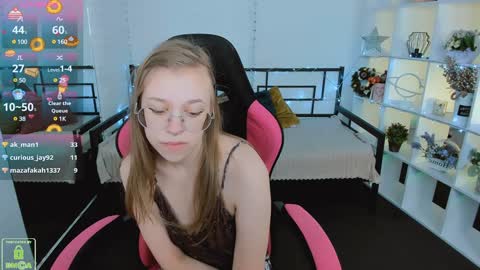 Snapshot of layriantavee chatting on December 30, 2024, 1:14 pm layriantavee online show from December 30, 2024, 1:14 pm