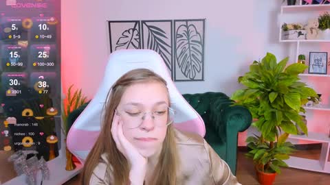 Snapshot of layriantavee chatting on January 19, 2025, 10:06 am layriantavee online show from January 19, 2025, 10:06 am