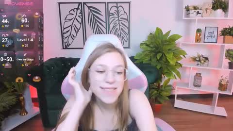 Snapshot of layriantavee chatting on February 16, 2025, 9:59 am layriantavee online show from February 16, 2025, 9:59 am