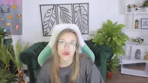 Snapshot of layriantavee chatting on September 18, 2025, 6:04 am layriantavee online show from September 18, 2025, 6:04 am