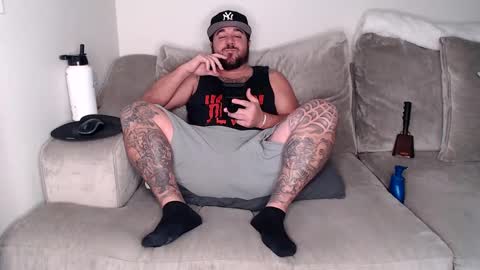 Snapshot of layzebigballs chatting on February 18, 2025, 12:04 am layzebigballs online show from February 18, 2025, 12:04 am