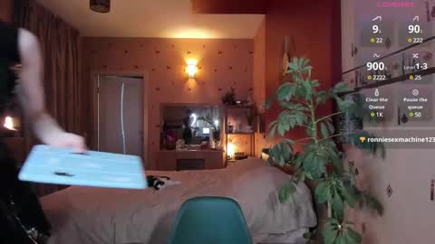 Pansy online show from December 25, 2024, 7:45 pm