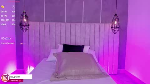    online show from October 22, 2025, 7:02 pm