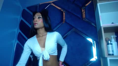 Snapshot of lea_sweetly chatting on September 17, 2025, 1:24 pm lea sewwtly online show from September 17, 2025, 1:24 pm