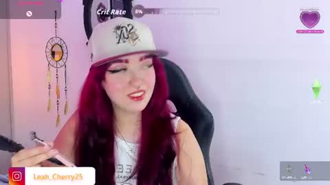 Snapshot of leah_cherry chatting on July 8, 2026, 9:41 pm Leah online show from July 8, 2026, 9:41 pm