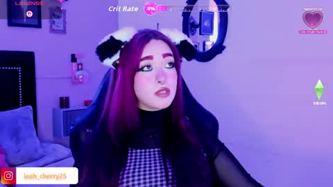 Snapshot of leah_cherry chatting on July 16, 2026, 9:43 pm Leah online show from July 16, 2026, 9:43 pm