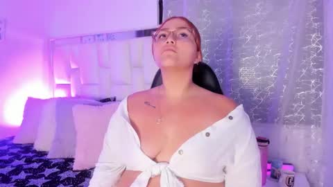 Leah  online show from April 28, 2026, 2:27 am