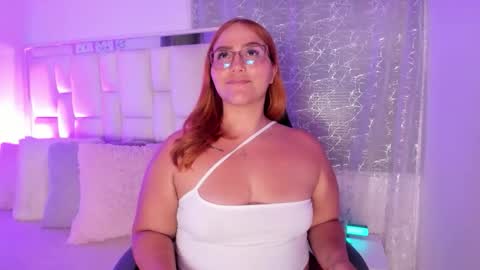 Snapshot of leahbarker chatting on May 11, 2026, 3:01 am Leah online show from May 11, 2026, 3:01 am