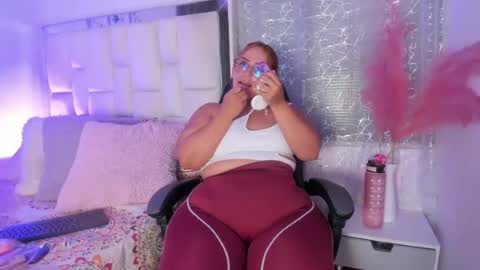Snapshot of leahbarker chatting on June 22, 2026, 3:08 am Leah online show from June 22, 2026, 3:08 am